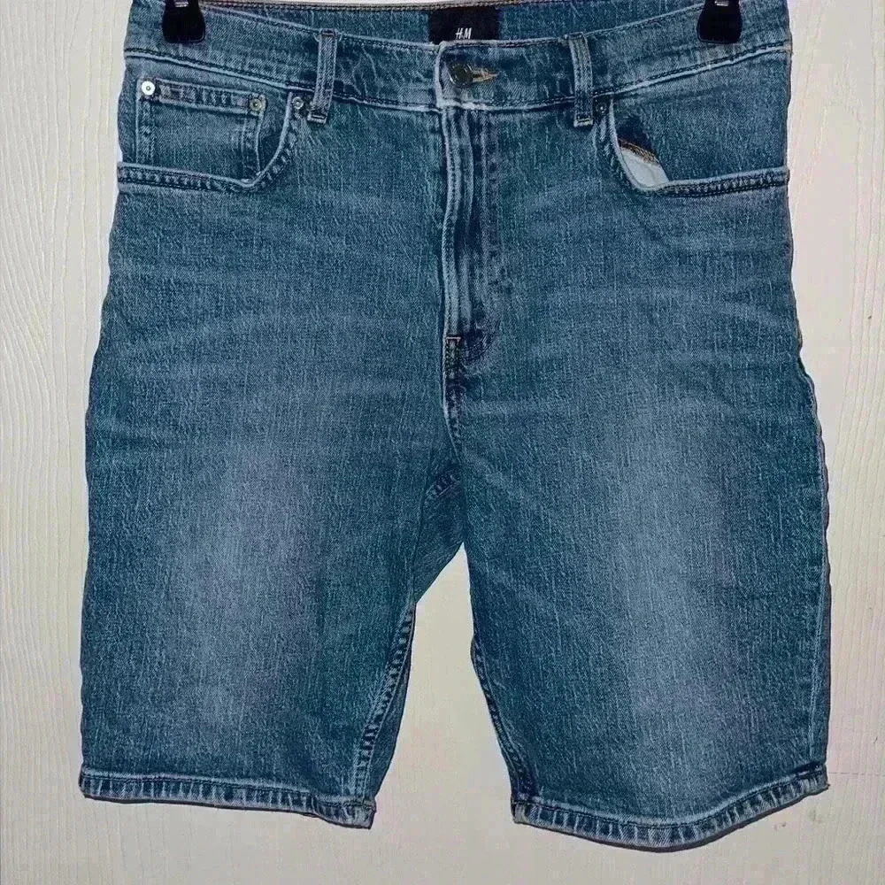 H&M. jean shorts  size 30 Preowned